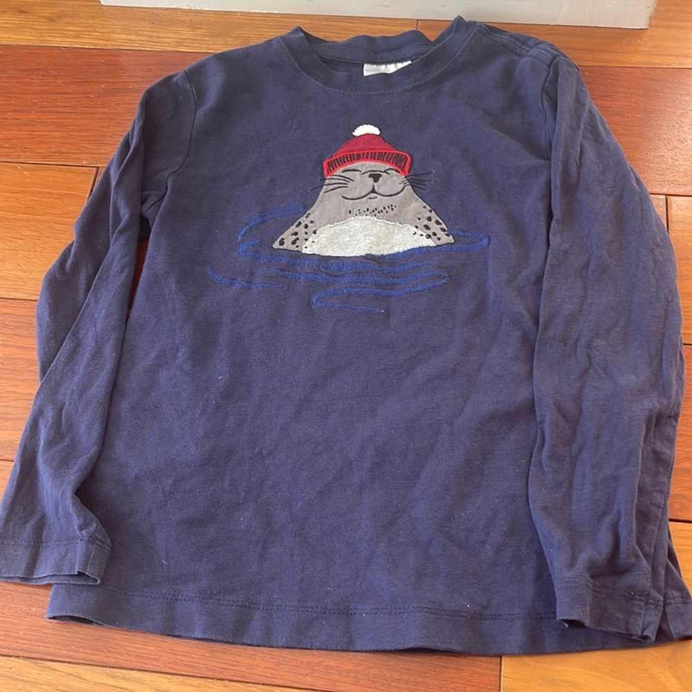 Hanna Andersson holiday long sleeved shirt size 120